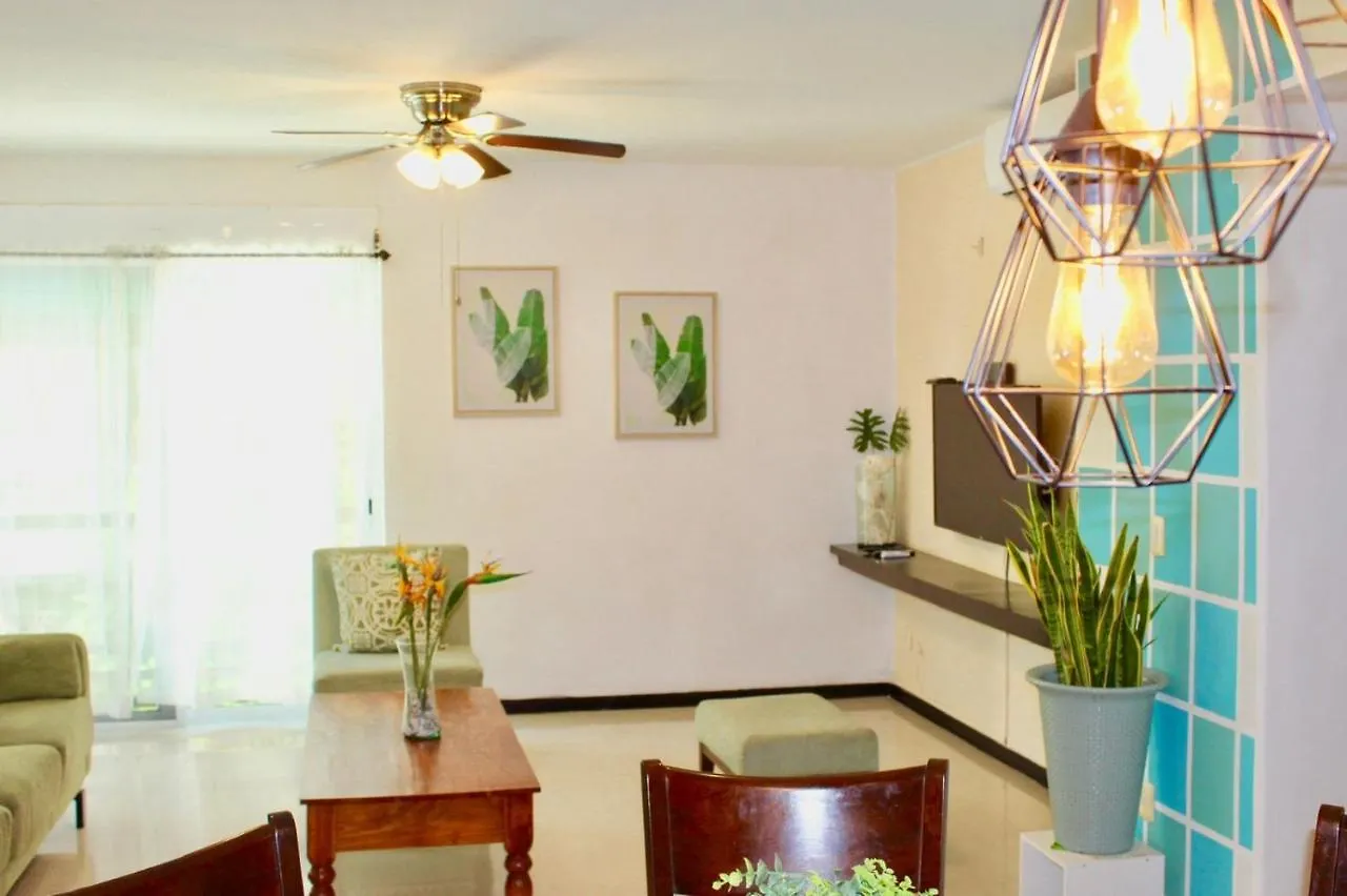 Centrally Located Apartment In Pdc 0*, Playa del Carmen